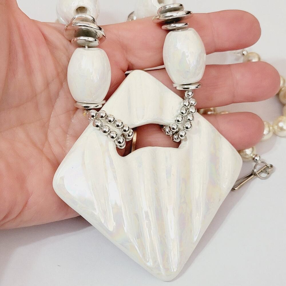 Faux Pearl Statement Necklace Opalescent Beaded Chunky‎ 22" Long White wh03-09
